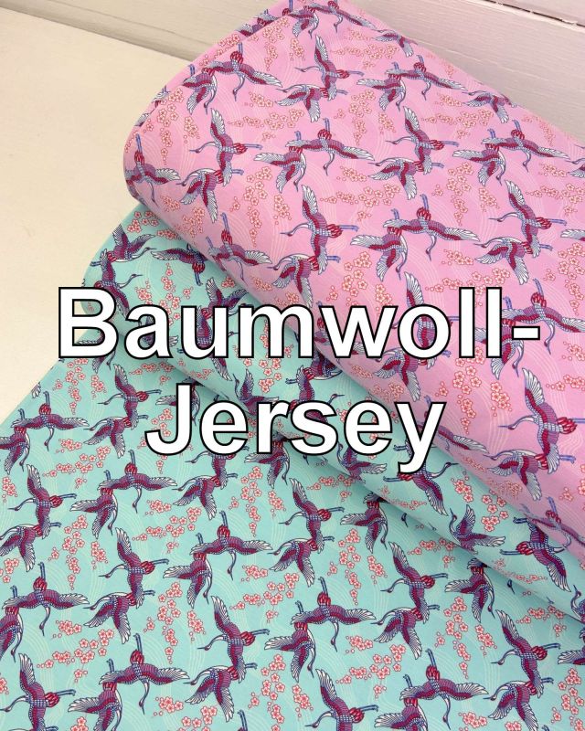 https://stoffcentrum.de/shop/kinderstoff/jersey/baumwolljersey-kraniche-kirschblueten